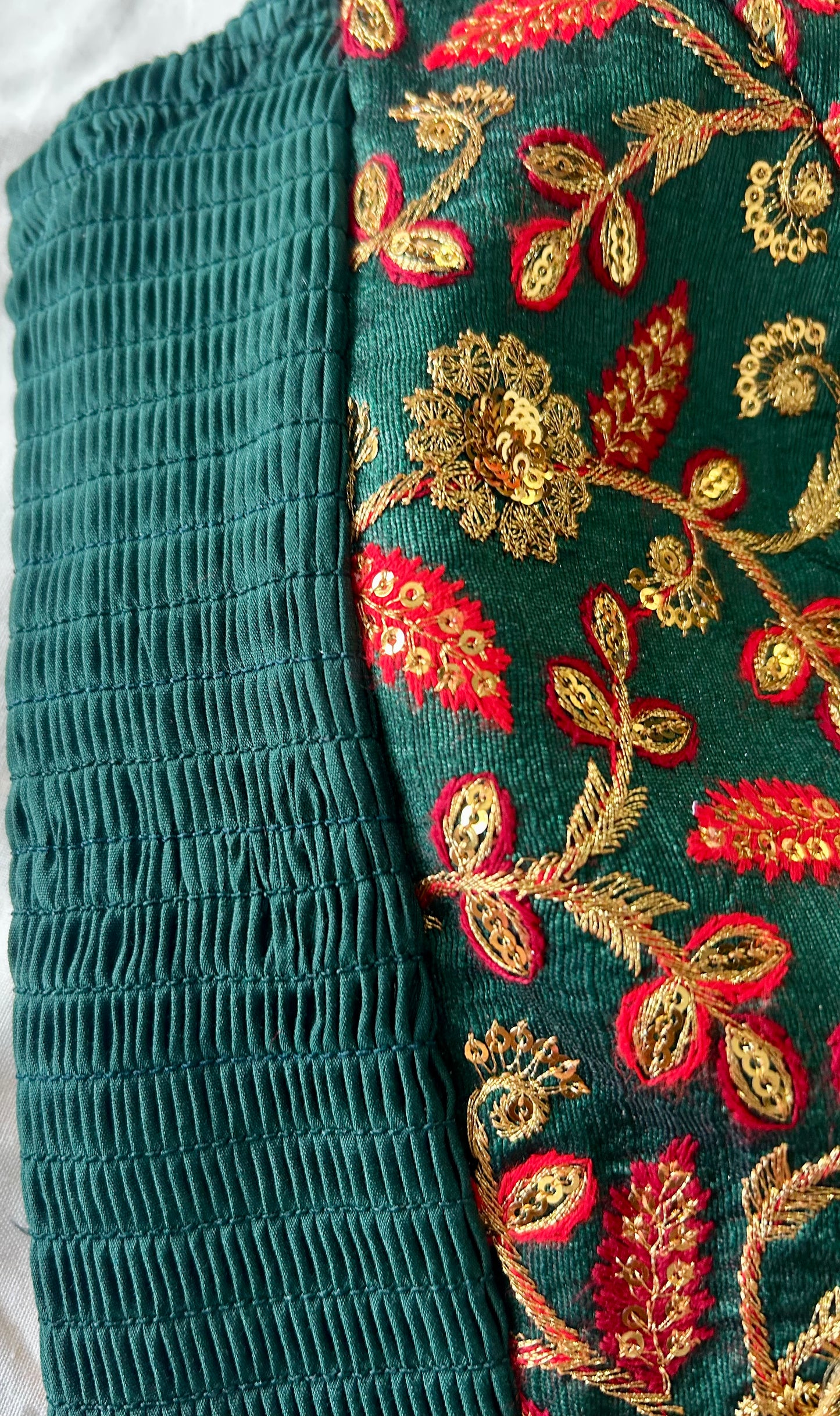 Green side elastic blouse