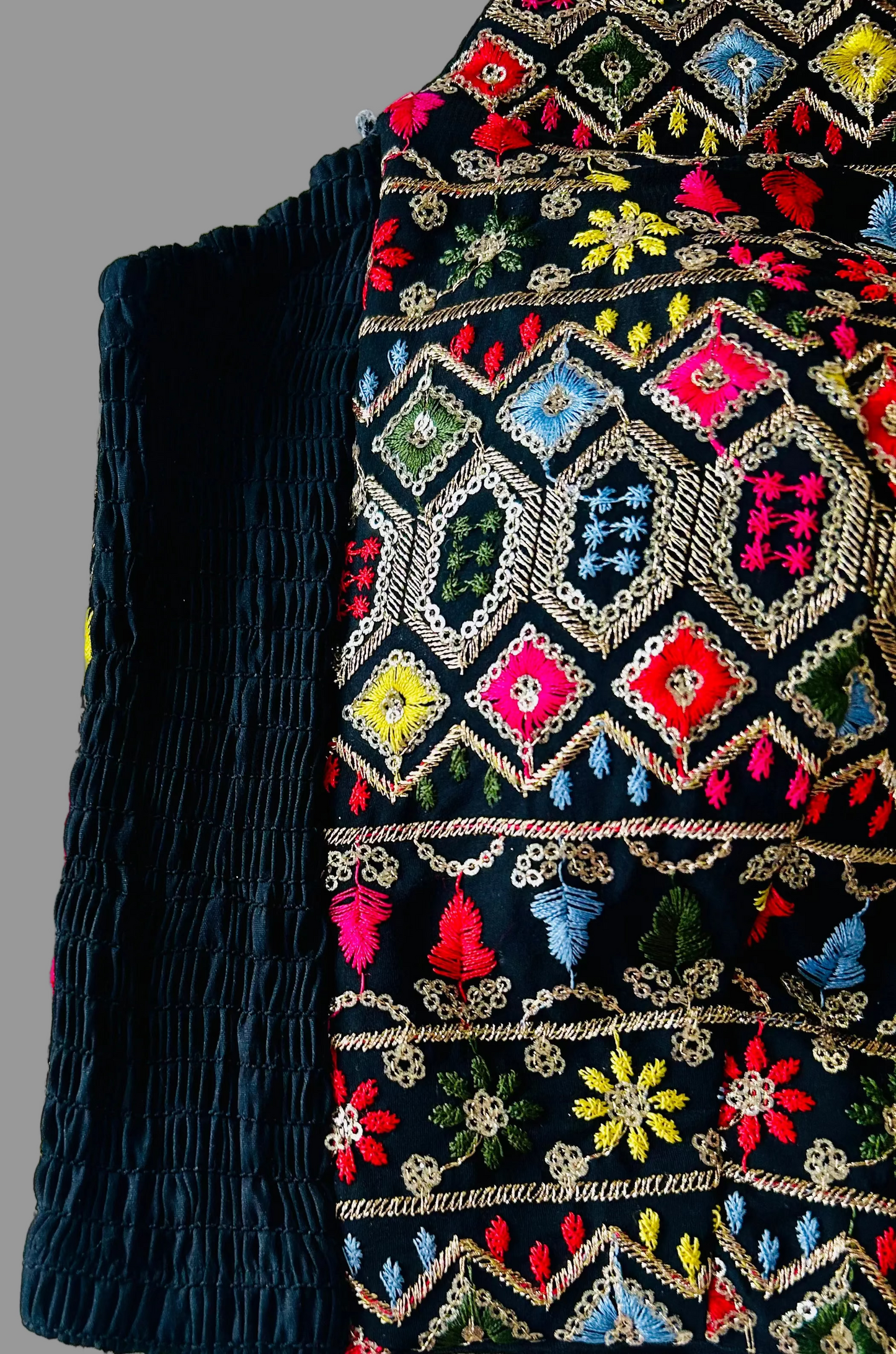 Black side elastic blouse