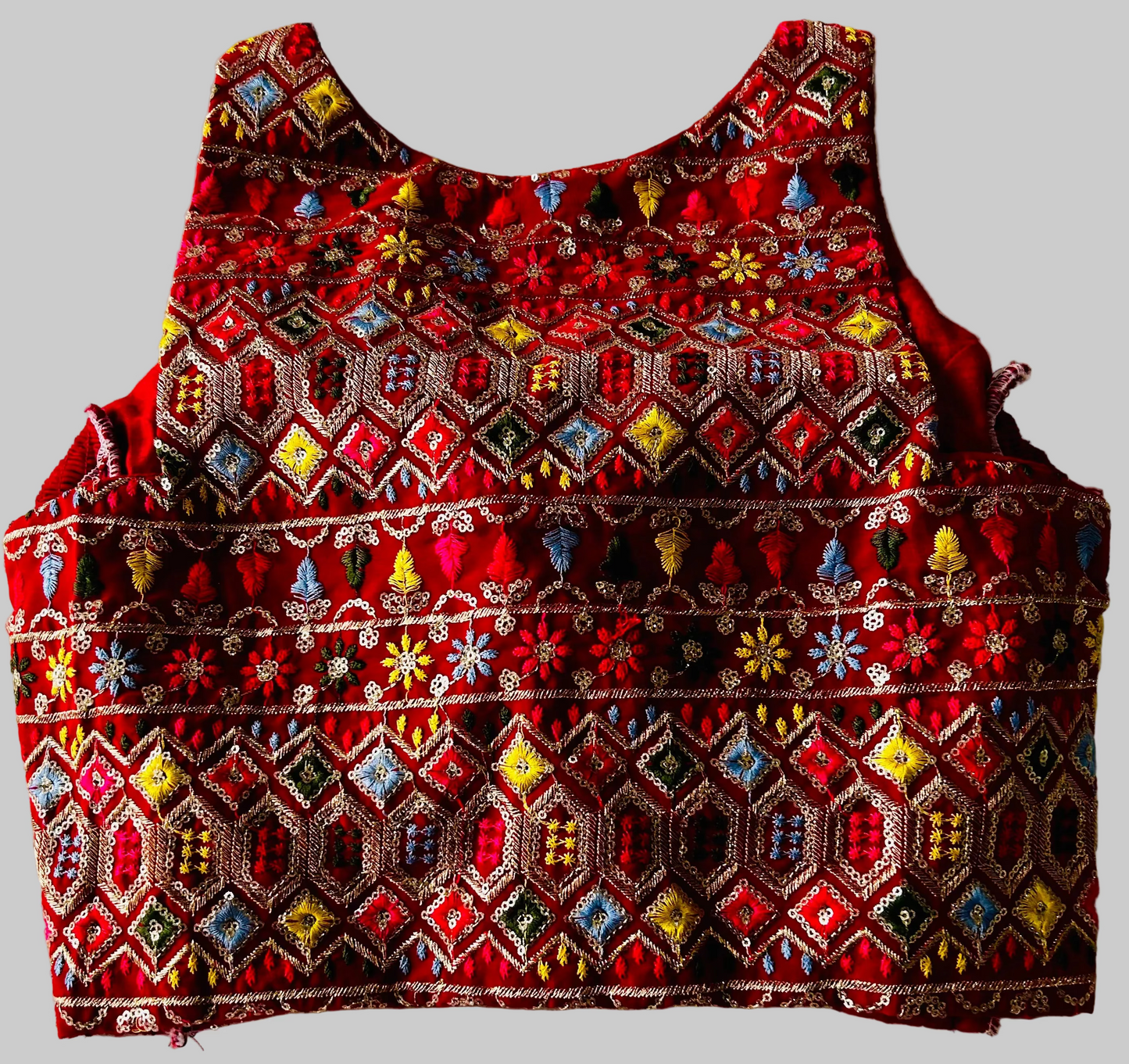 Red Embroidered Side Elastic Sleeveless Blouse