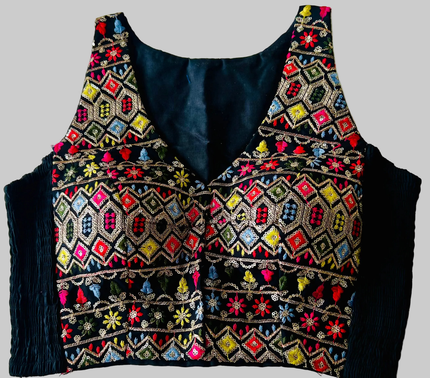 Green side elastic blouse