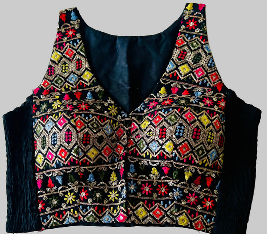 Black side elastic blouse