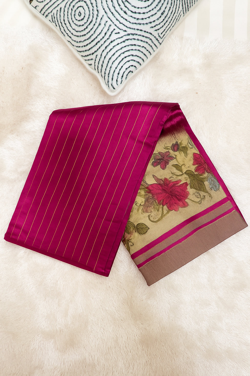 Enhanced Wine Saree Image 3